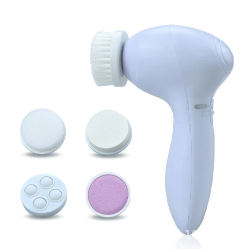 Escova de esfoliação facial branca com múltiplos cabeçotes para tratamentos diversos
